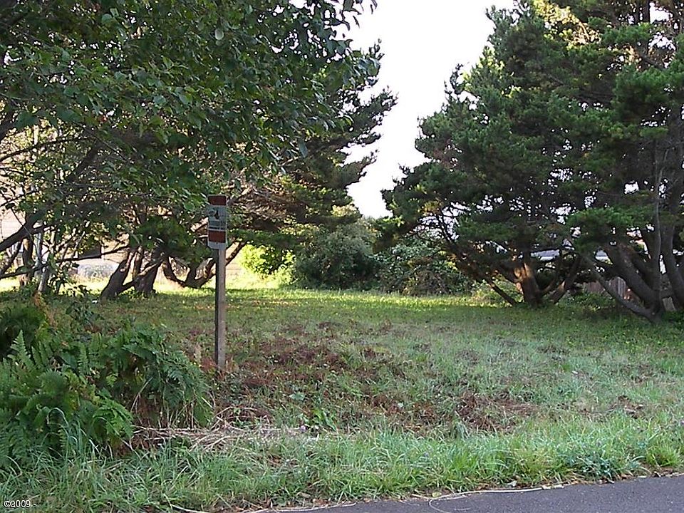 1st image of 876 Aqua Vista Dr W