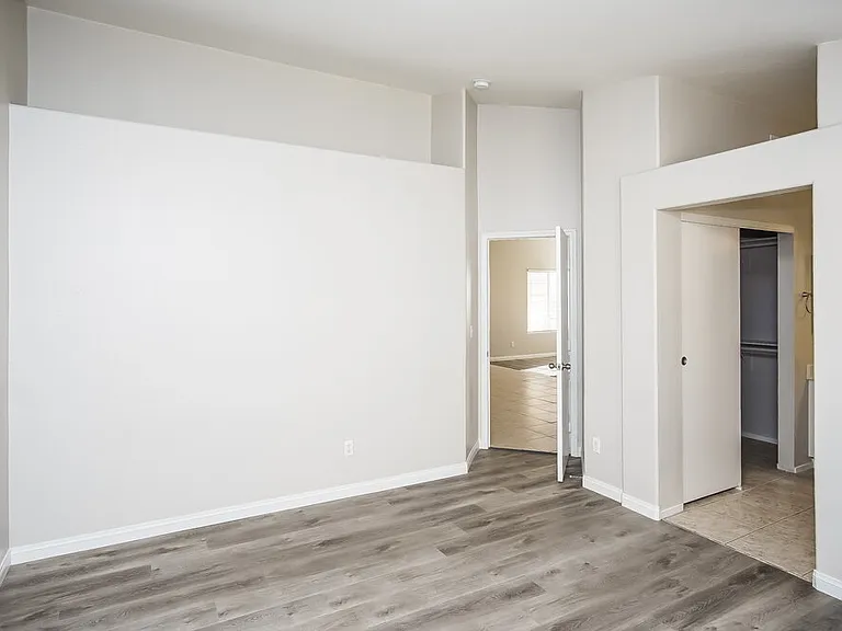 9633 Crystal Ridge Rd — Photo 10