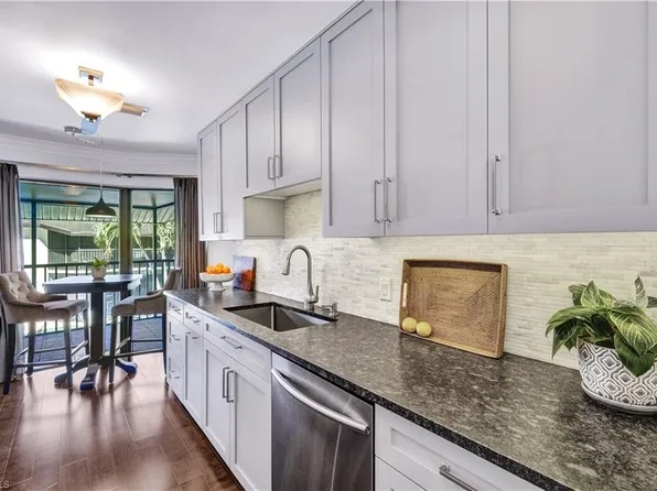 4072 Belair LN #401, NAPLES, FL 34103
