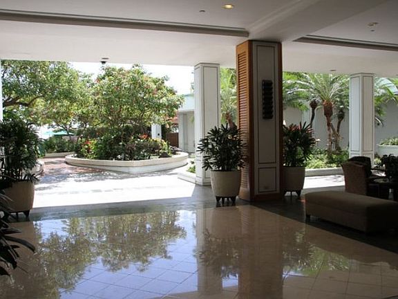 Ilikai 1st Fl Lobby