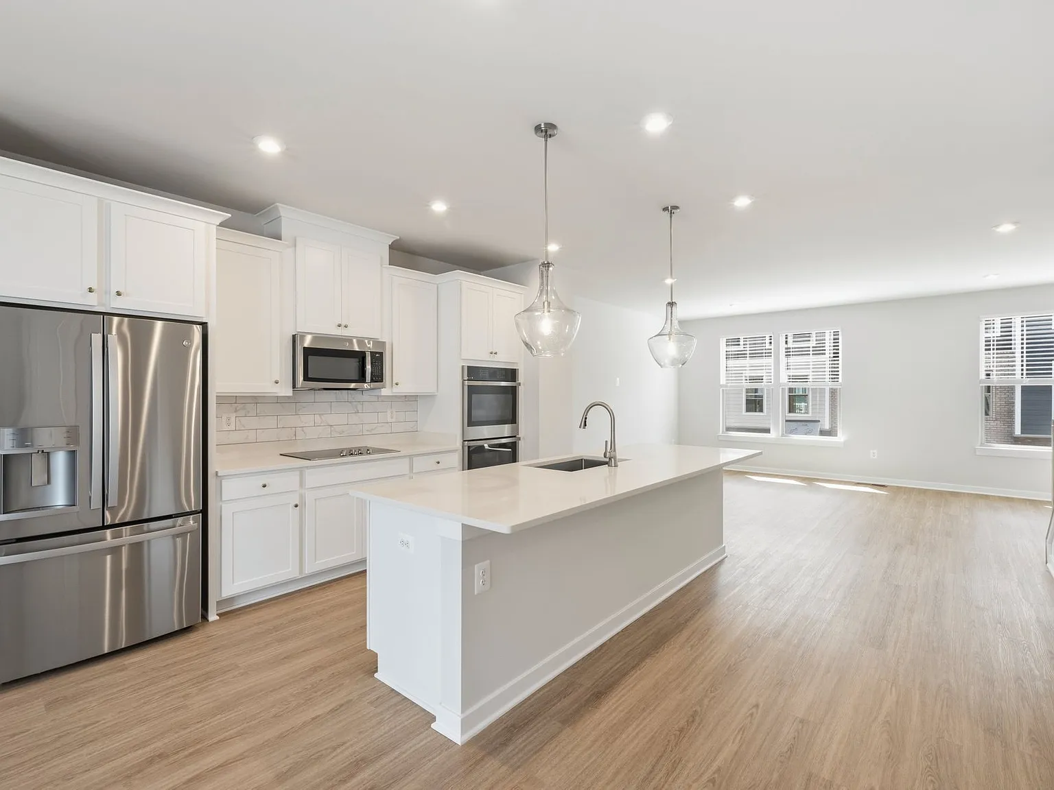 3 bed, 2.5 bath, 1843 sqft, $3,650 — Photo 2