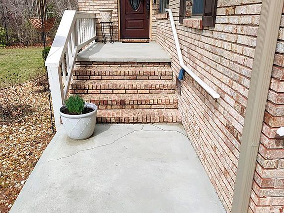 4th image of 140 Shadowmont Ct