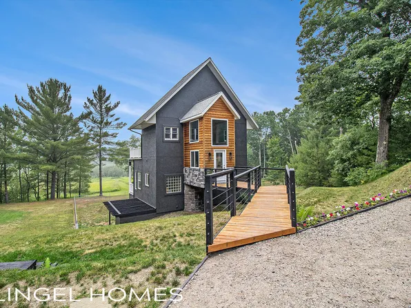 740 W Skeels Rd, Montague, MI 49437