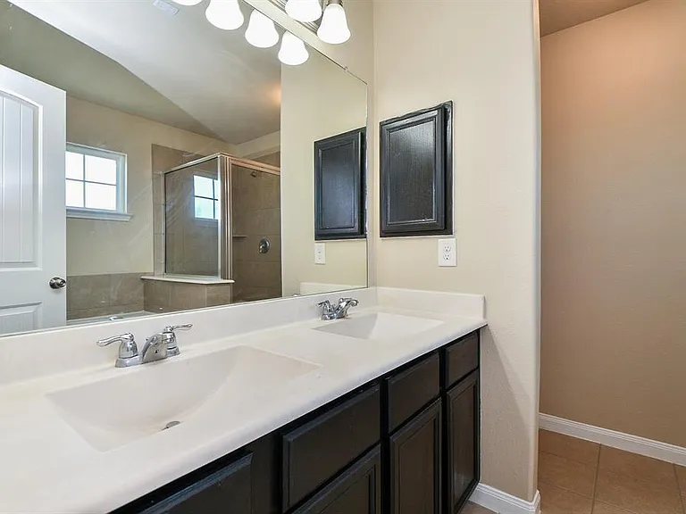 19311 Vermillion Ct — Photo 16