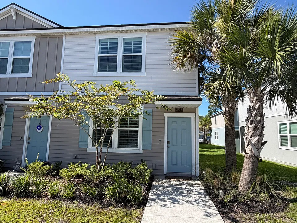 8326 Zenith Cir