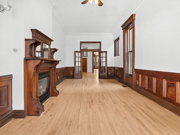 4th image of 562 Washington Ave #1