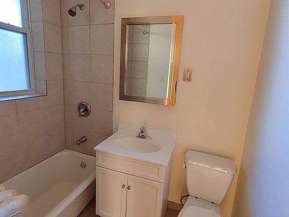 3rd image of 4151 N Mozart St #3