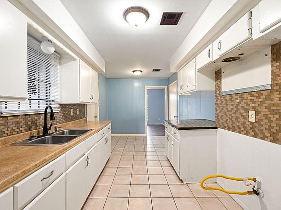 4th image of 6515 Ashton St