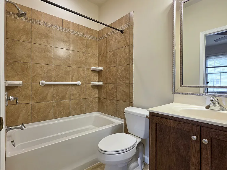 214 Sagamore Hl — Photo 16