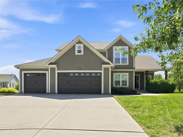 11211 N Richmond Ct, Kansas City, MO 64157