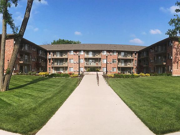 3rd image of 600 E Ficklin St APT 220