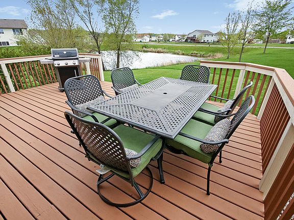 5th image of 812 Orchard Cir
