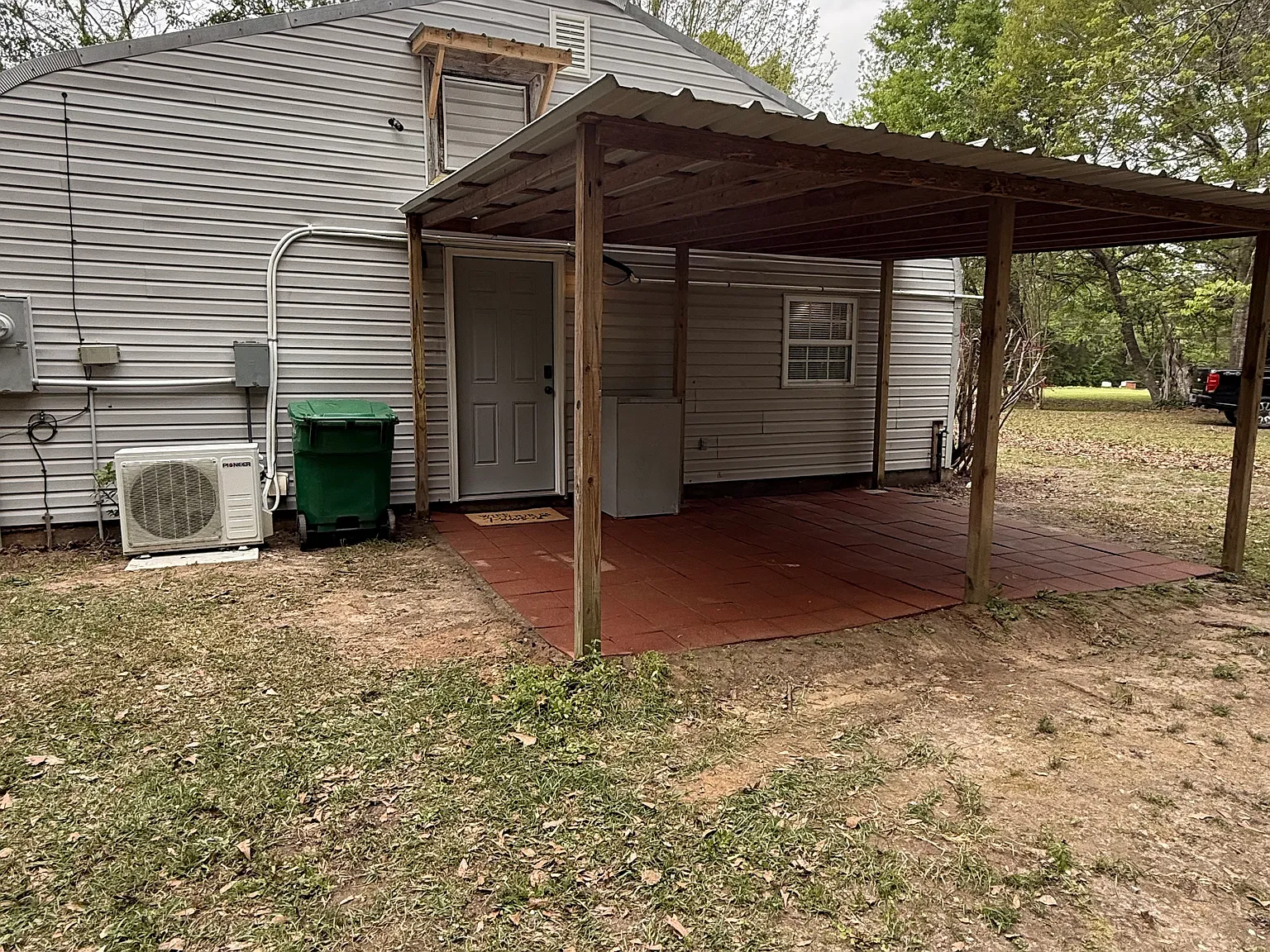 2 bed, 900 sqft, $1,200 — Photo 2
