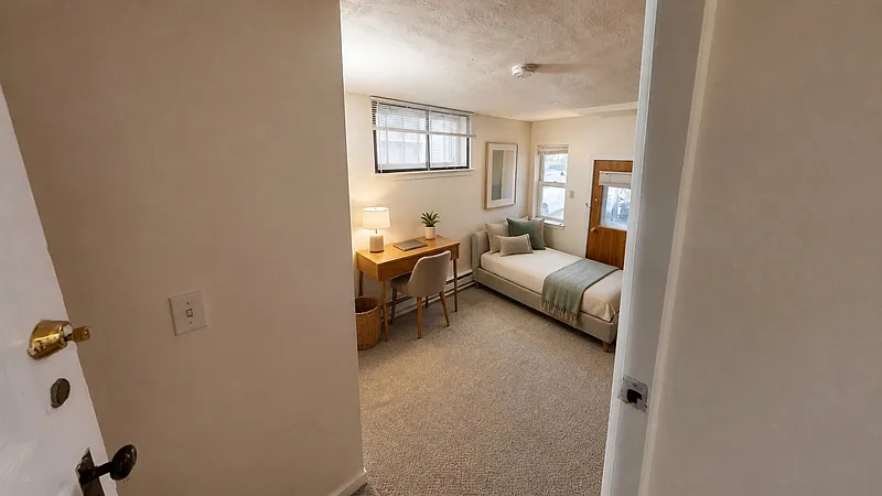 1 bed, 1.0 bath, 94 sqft, $800 — Photo 4