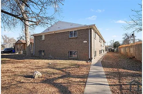 1908 Clinton St #103 Photo 1