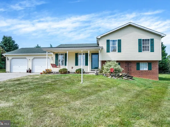 111 Stoker Ct, Stewartstown, PA 17363