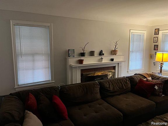 5th image of 11488 Wayburn St