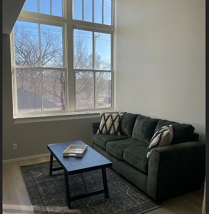 3rd image of 1223 N 9th St APT 205