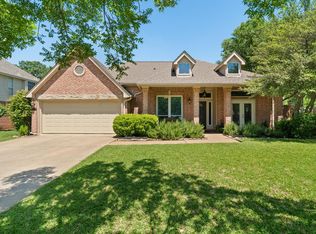 2201 Branchwood Dr, Grapevine, TX 76051