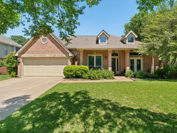 2201 Branchwood Dr, Grapevine, TX 76051