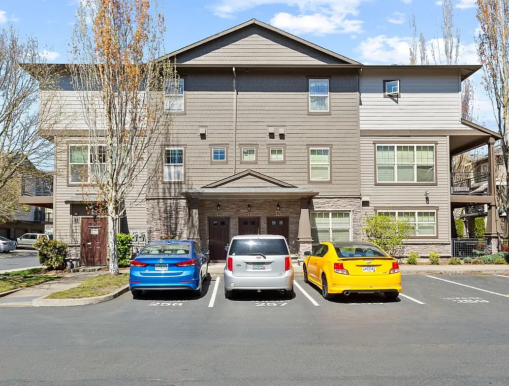 2 bed, 1249 sqft, $2,400 — Photo 1