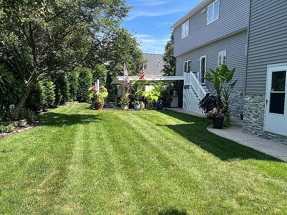 3rd image of 112 Pinewood Rd