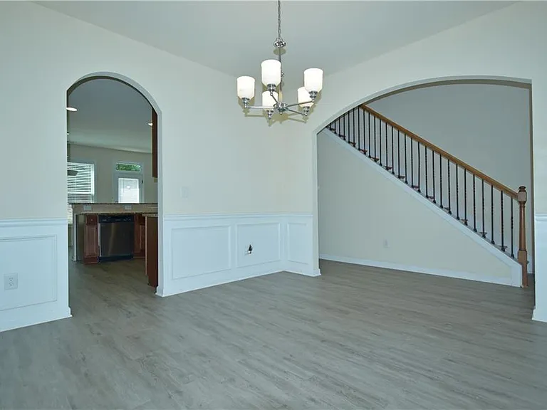 3094 Tofte Dr — Photo 4