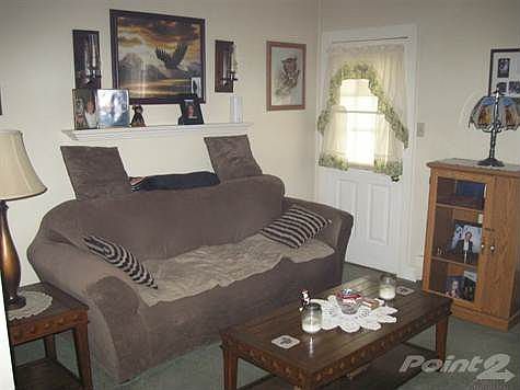 507 E Walnut St LR2 (1024x768)