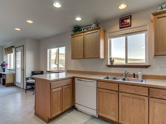 Kitchen/Breakfast Nook