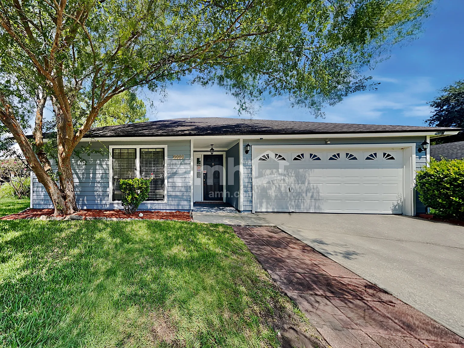 3 bed, 2.0 bath, 1563 sqft, $1,925 — Photo 1