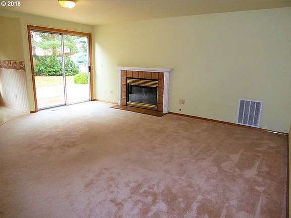 3rd image of 4012 NE 158th Ave