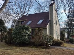 89 Wayland Trl, Narragansett, RI 02882