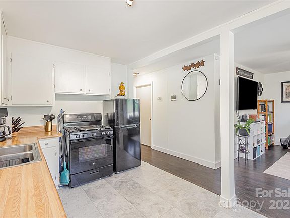 4th image of 2320 Monterey Park Dr