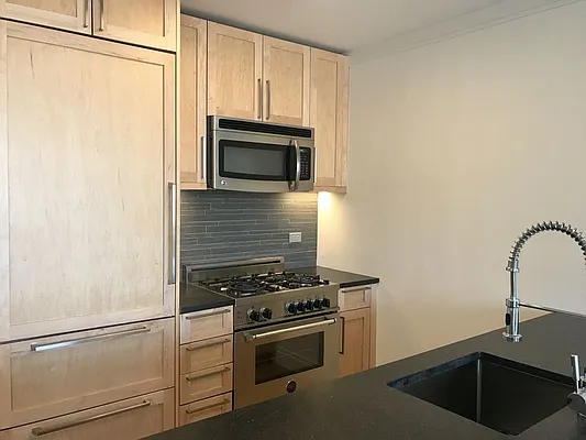 Rented by The Dermot Realty Management Company | media 37