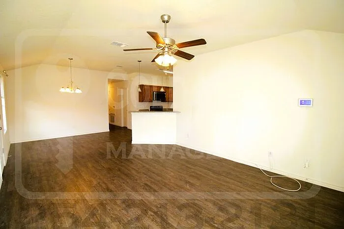 907 Lasso Dr #A — Photo 4