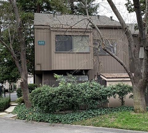 2nd image of 601 Woodside Sierra Unit 1