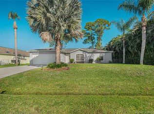 717 SW Duxbury Ave, Port Saint Lucie, FL 34983