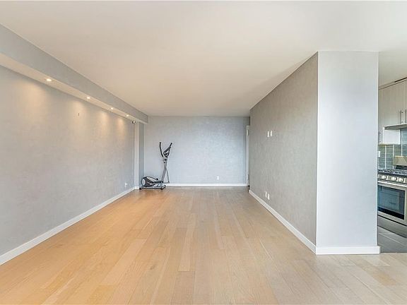 4th image of 460 Neptune Ave APT 22O