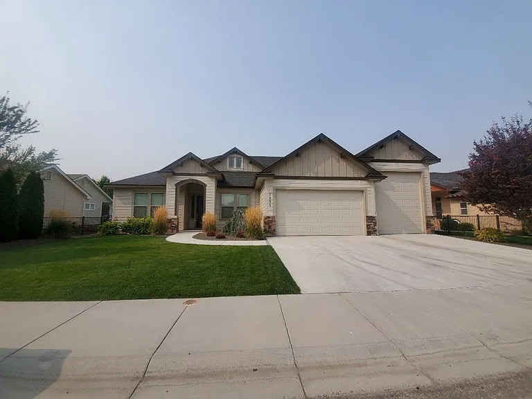 2005 N Azurite Dr — Photo 2