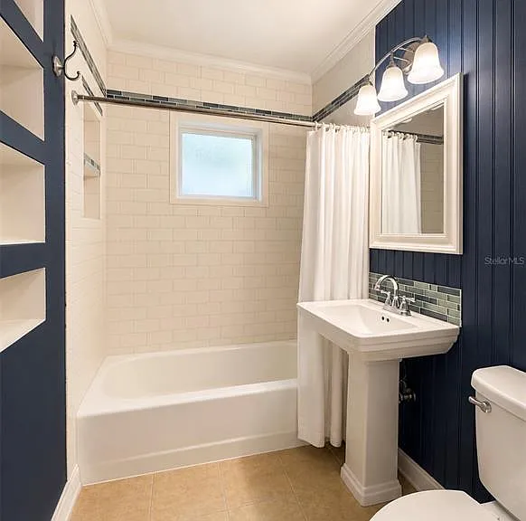 1116 E Winnemissett Ave — Photo 9