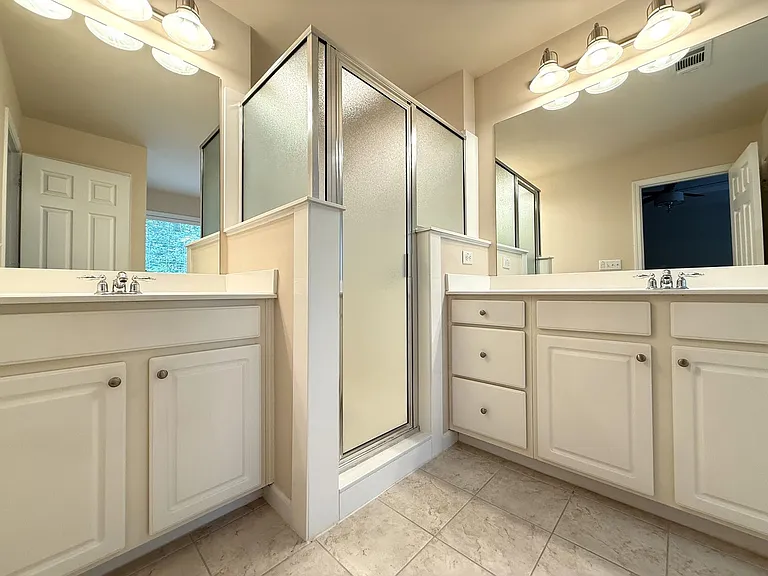 635 Coligny Ct — Photo 10