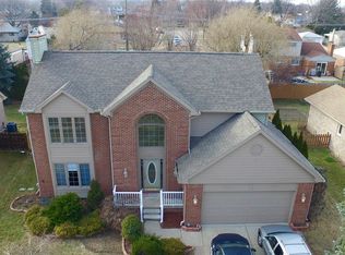 34063 Charlotte Dr, Sterling Heights, MI 48312