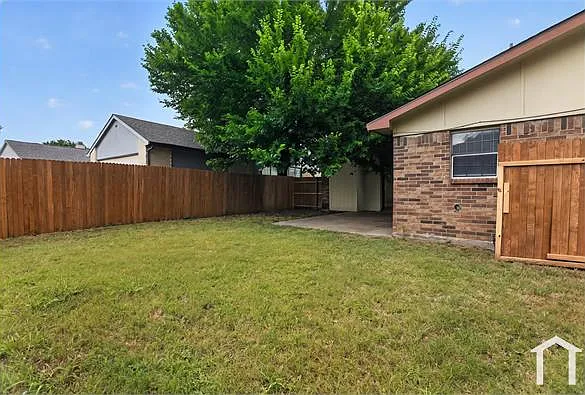 3104 Canterbury Ln — Photo 5