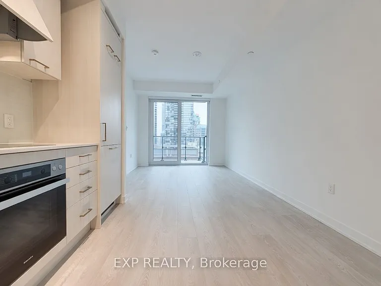 634 Church St #908 — Photo 10