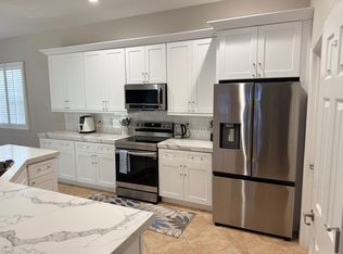 8202 Valiant Dr, Naples, FL 34104