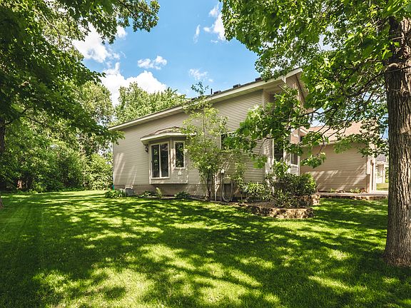 2nd image of 38385 Glacier Dr