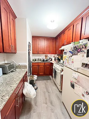 Rented by Realty 2000 Corp | media 7