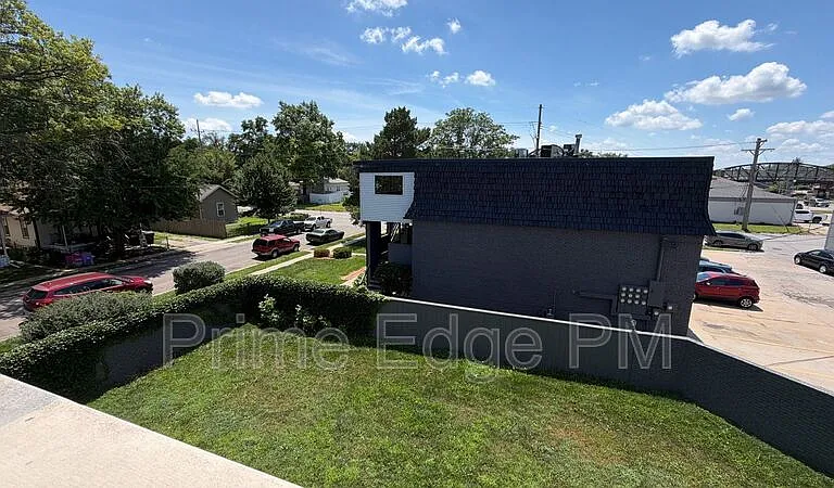 1121 N 28th St #14 — Photo 25
