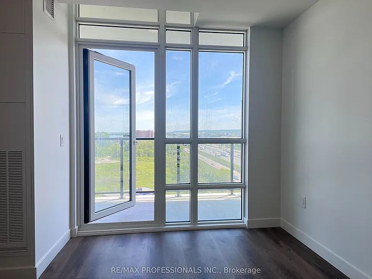461 Green Rd #916 — Photo 2