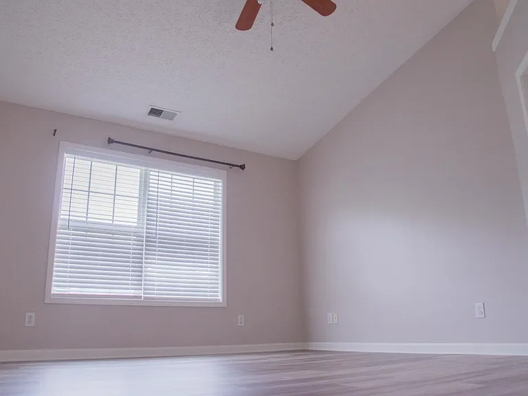 10705 Elkington Ln — Photo 11